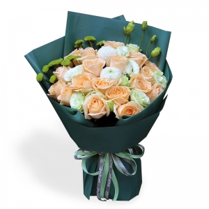 天津阳光海岸-19枝香槟玫瑰，绿色桔梗，色雏菊，2个白色乒乓菊