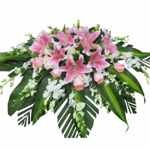 天津事业有成-3支多头粉百合、6支粉玫瑰，搭配适量散尾葵、巴西叶、栀子叶、粉色洋桔梗、白色洋兰。