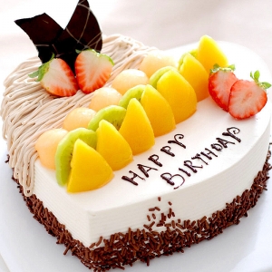 天津无限开心-奶油水果巧克力“爱心形”蛋糕，表面时令水果巧克力装饰