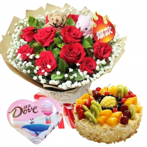天津纯纯爱恋-11枝红玫瑰搭配绿叶，满天星，随机赠送2只小熊+8寸水果蛋糕+德芙巧克力心形礼盒