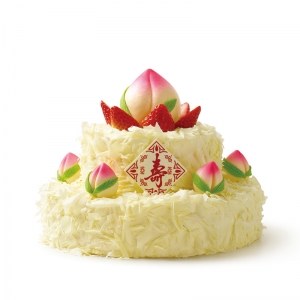 天津福寿康宁-双层祝寿蛋糕，内层原味海绵蛋糕胚+乳脂奶油（含水果果肉）叠层，表层寿桃、草莓、白巧克力碎装饰